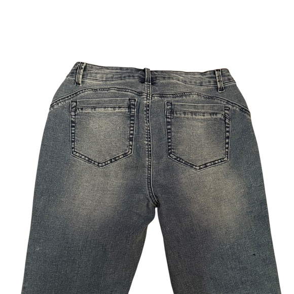 Flamingals pearl button detail hem jeans - Picture 4 of 6